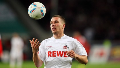 开云体育官网-德甲赛后详解，教练论述球队防守体系升级与数据支持，德甲2021赛季球队关系