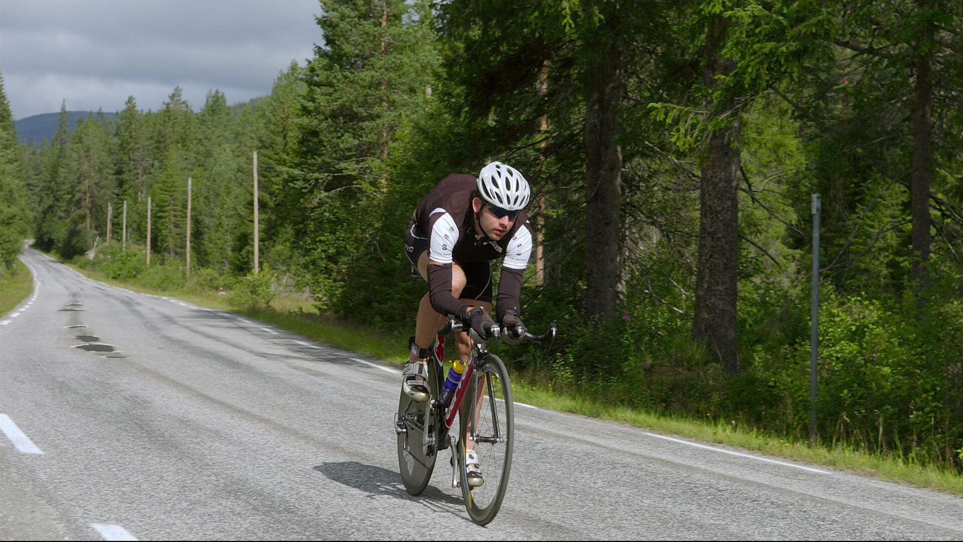 《跨界合作:电竞品牌与主流娱乐的融合》,电子竞技多元跨界